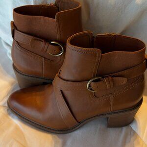 Clark's Leather Bootie